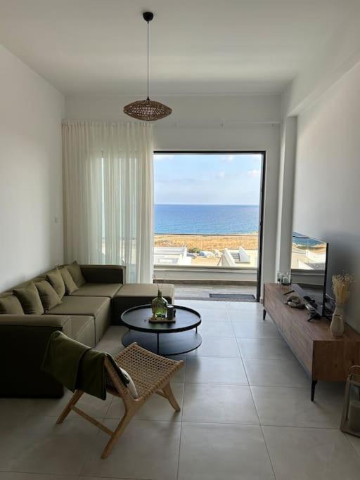 Penthouse Med Privat Saltvannsbasseng Pa Esentepe Beach Κερύνεια Εξωτερικό φωτογραφία