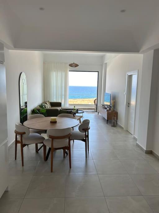 Penthouse Med Privat Saltvannsbasseng Pa Esentepe Beach Κερύνεια Εξωτερικό φωτογραφία