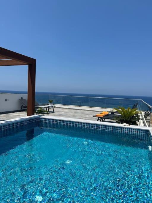 Penthouse Med Privat Saltvannsbasseng Pa Esentepe Beach Κερύνεια Εξωτερικό φωτογραφία